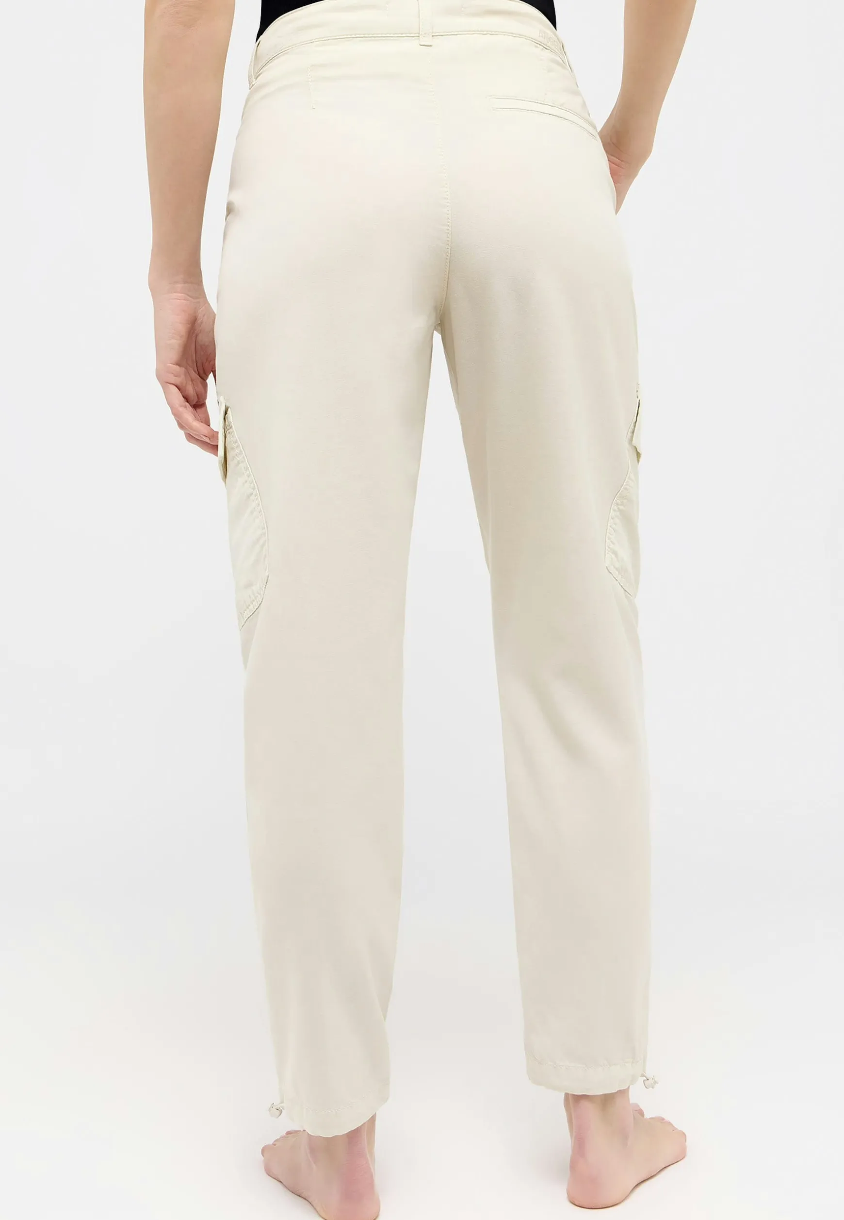Hose Alma Crop Cargo mit Summer Tencel