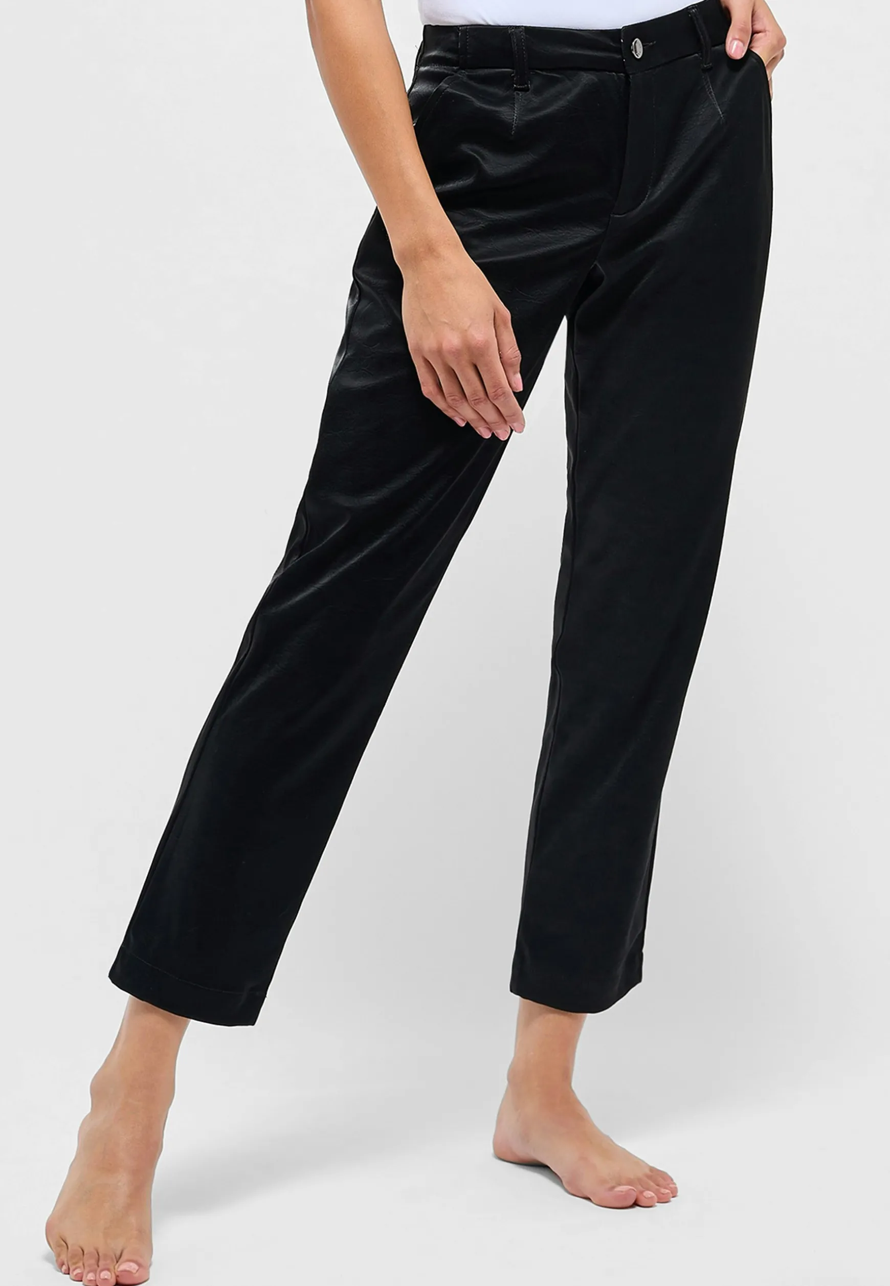 Hose Detail Straight mit Glam Fake Leather
