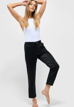 Hose Detail Straight mit Glam Fake Leather