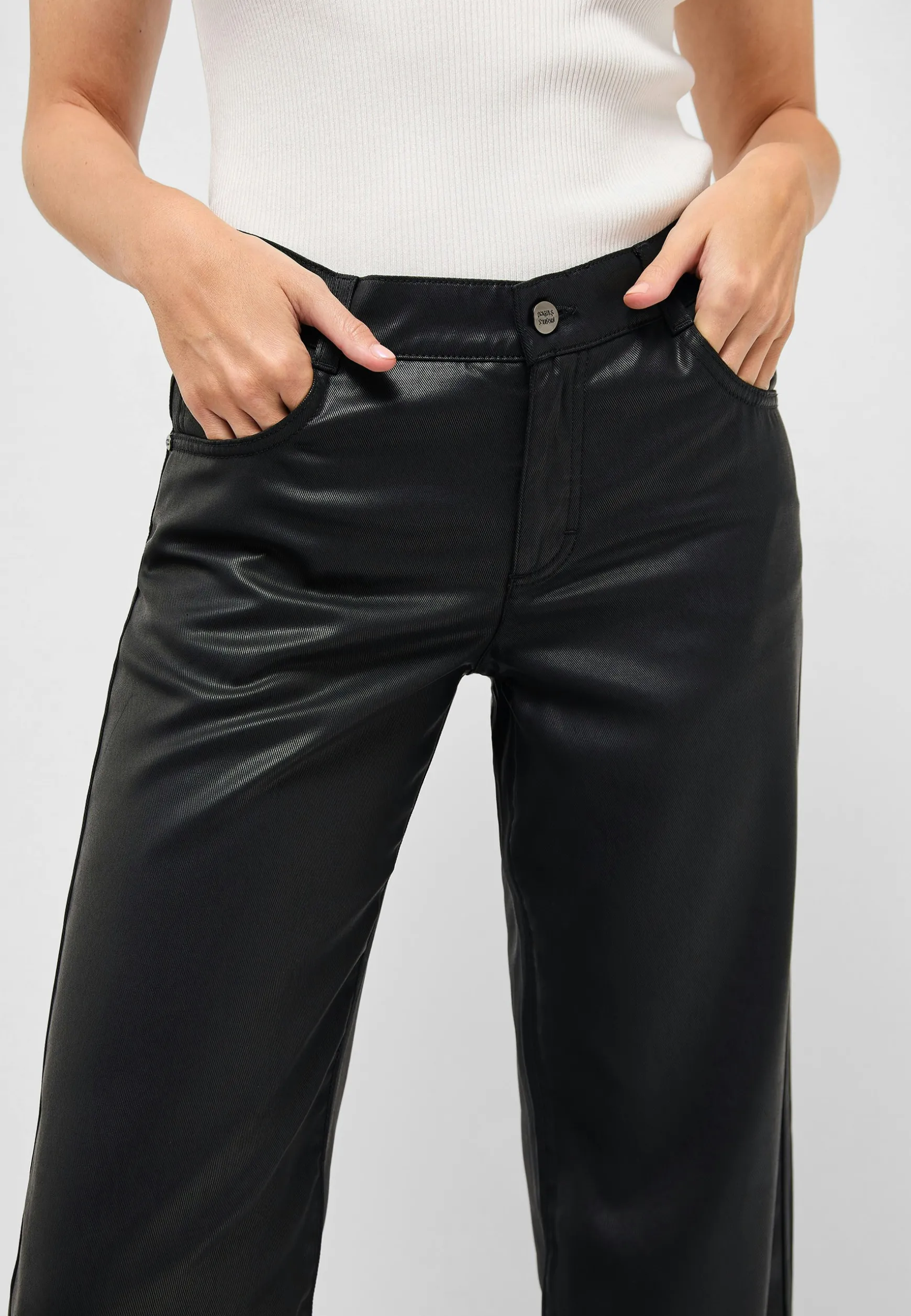 Hose Liz mit Smooth Coating