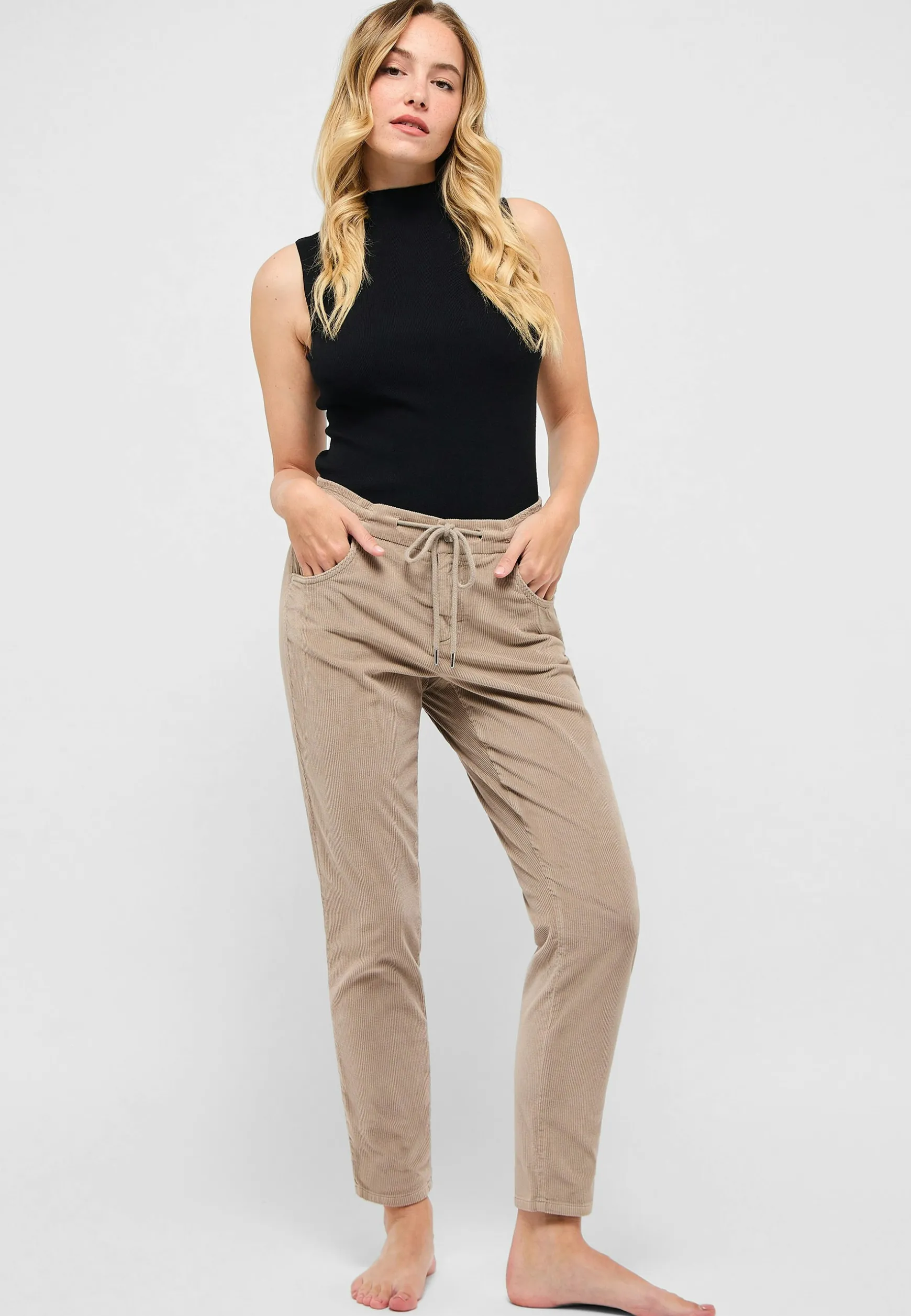 Hose Louisa Active mit Breitcord