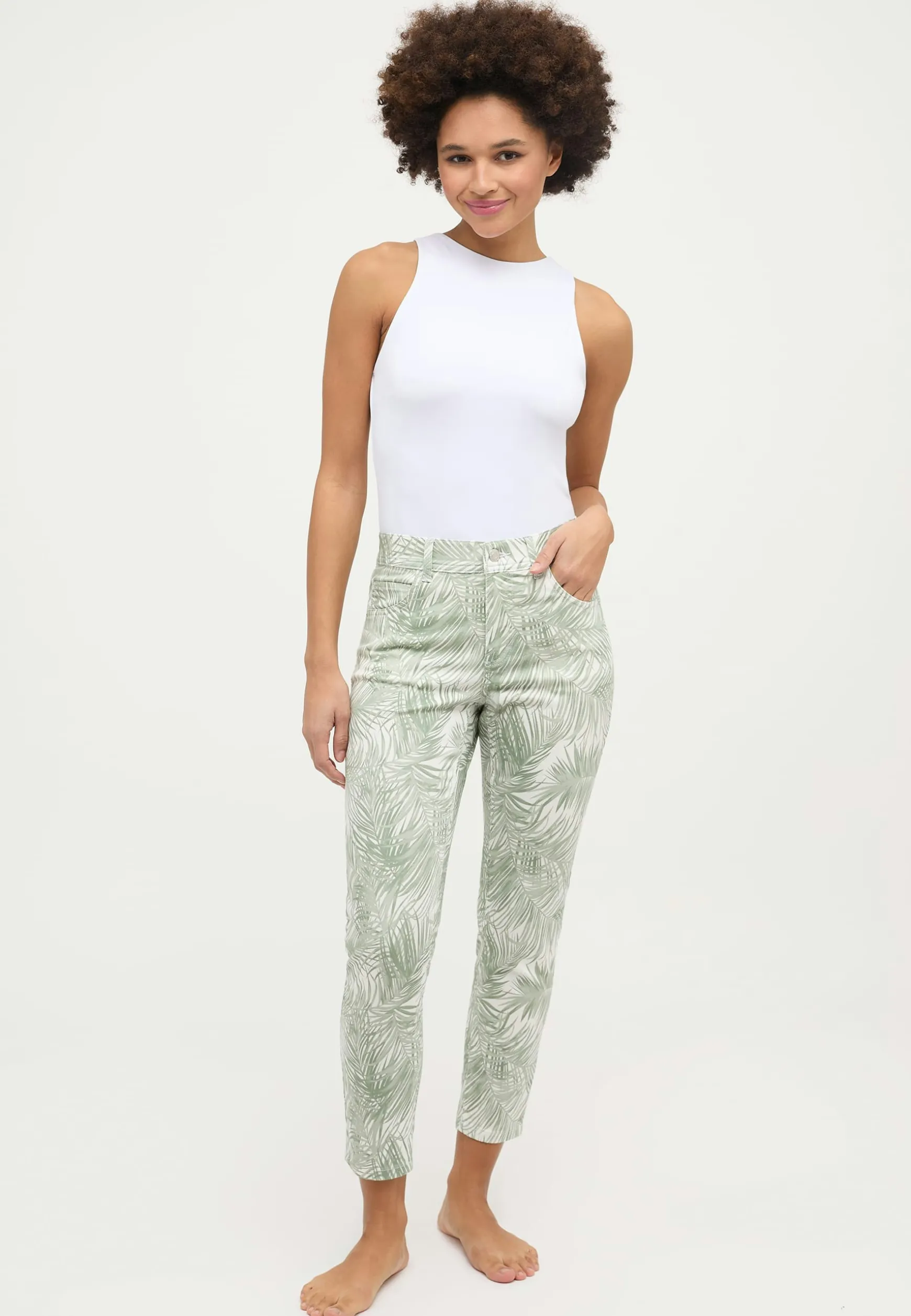 Hose Ornella mit Palmenprint