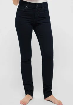 Jeans Cici mit cleanem Denim