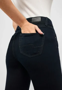 Jeans Cici mit cleanem Denim