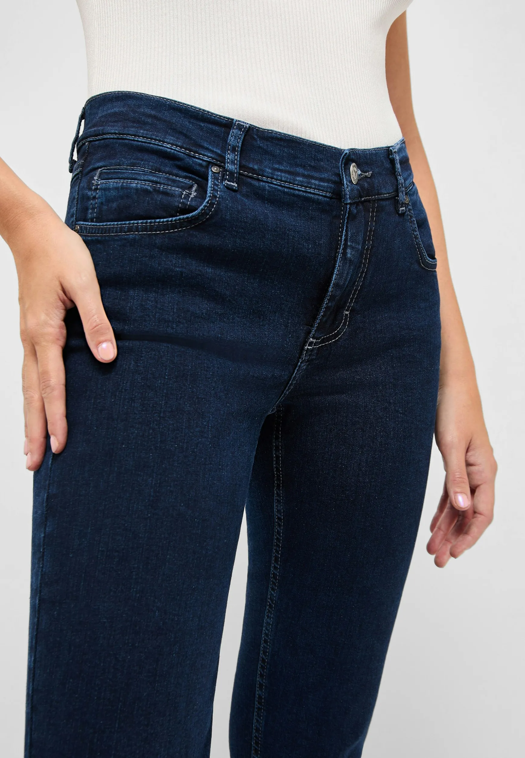 Jeans Cici mit sportivem Denim