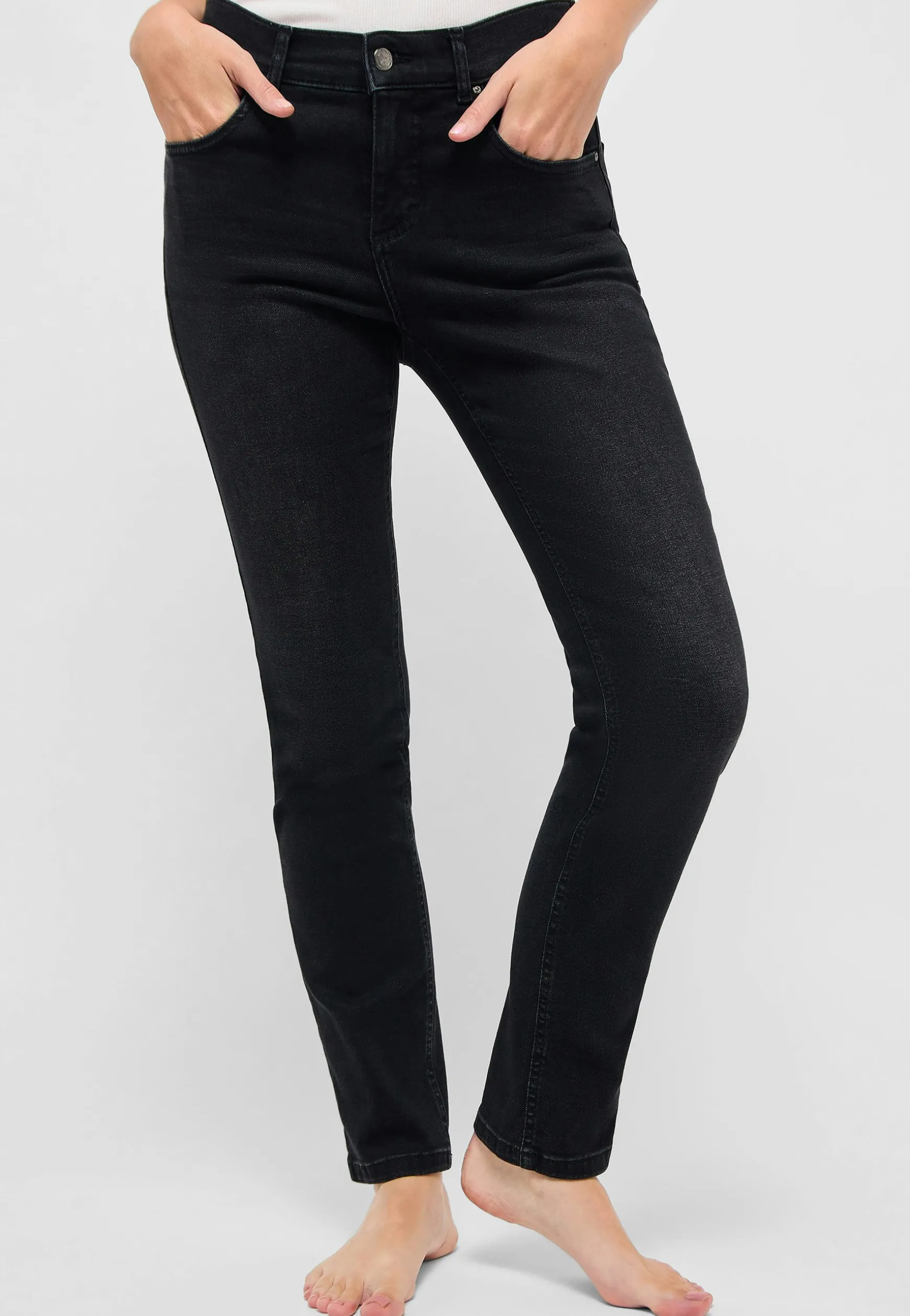 Jeans Cici mit Used-Waschung