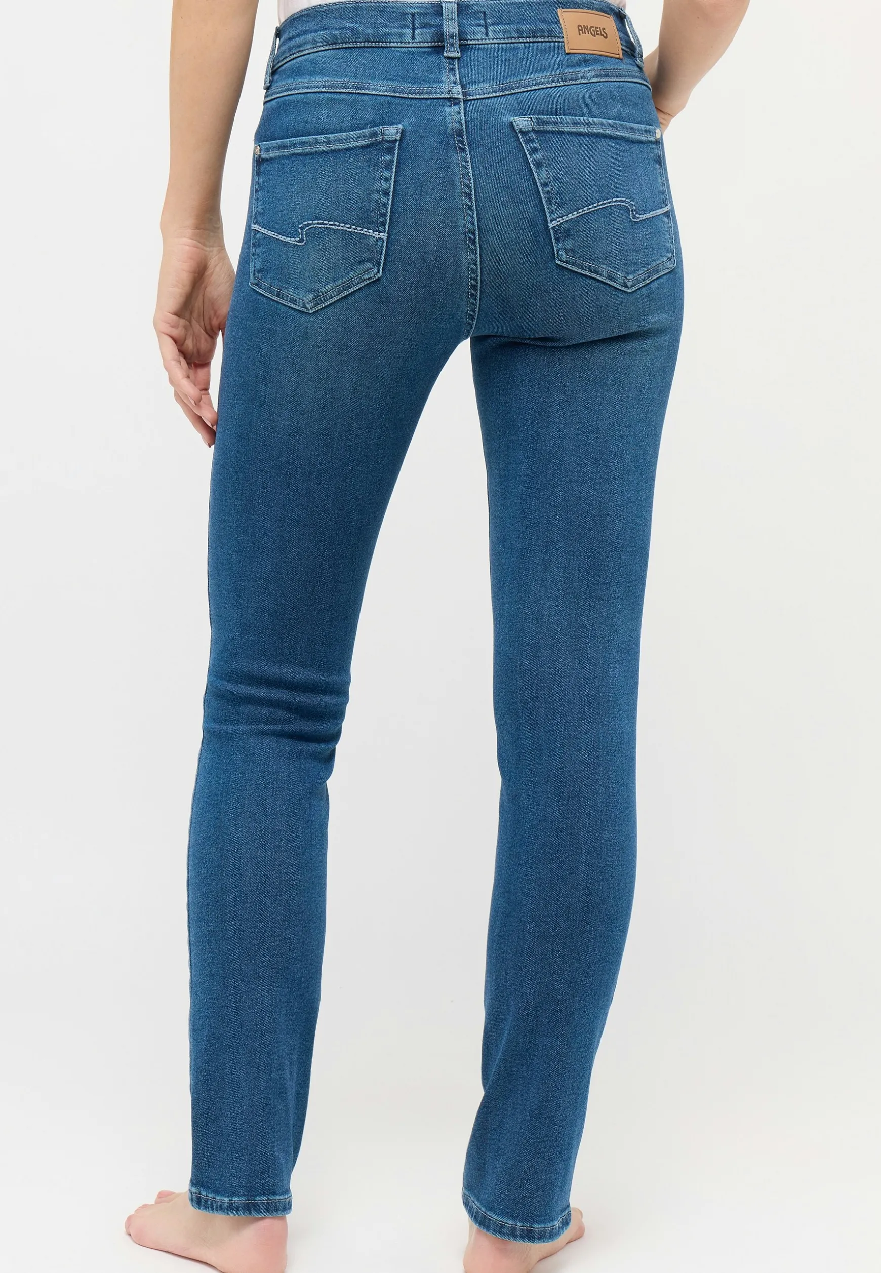 Jeans Cici mit Used-Waschung