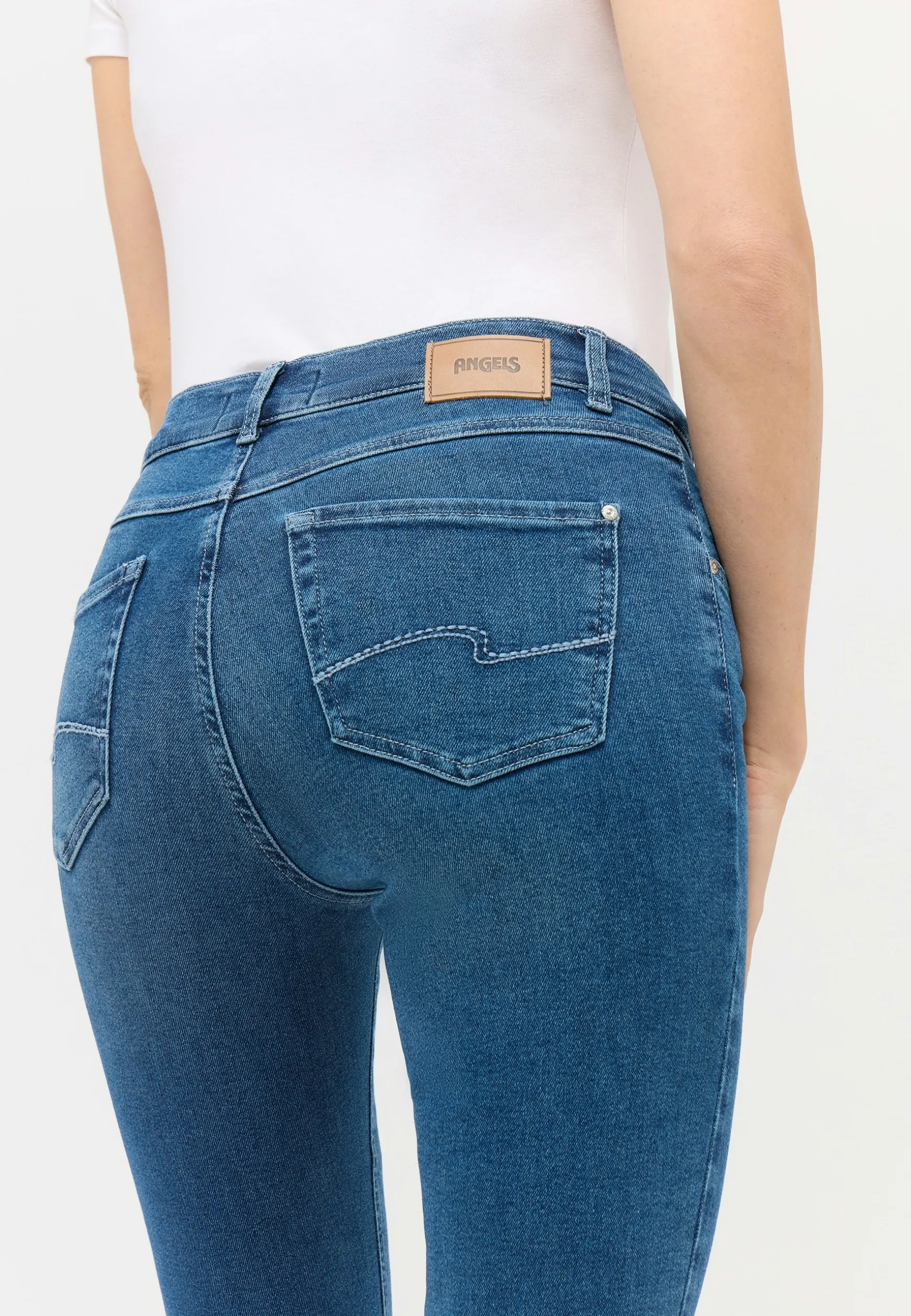 Jeans Cici mit Used-Waschung