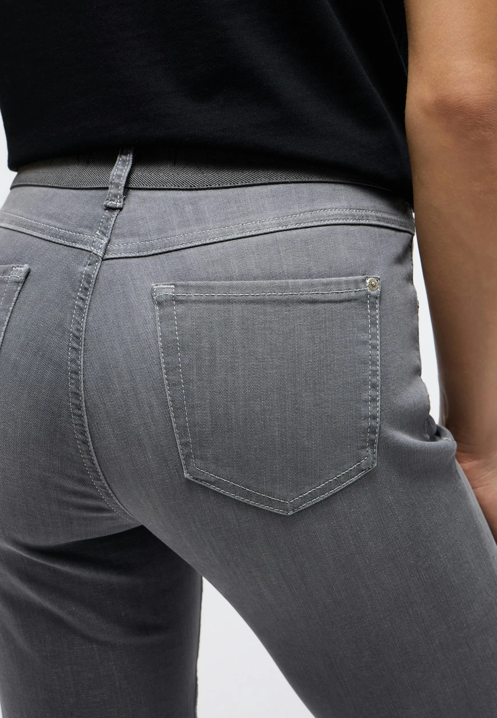 Jeans Cici Sporty mit Stretch-Bund