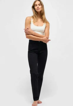 Jeans Dolly mit cleanem Denim