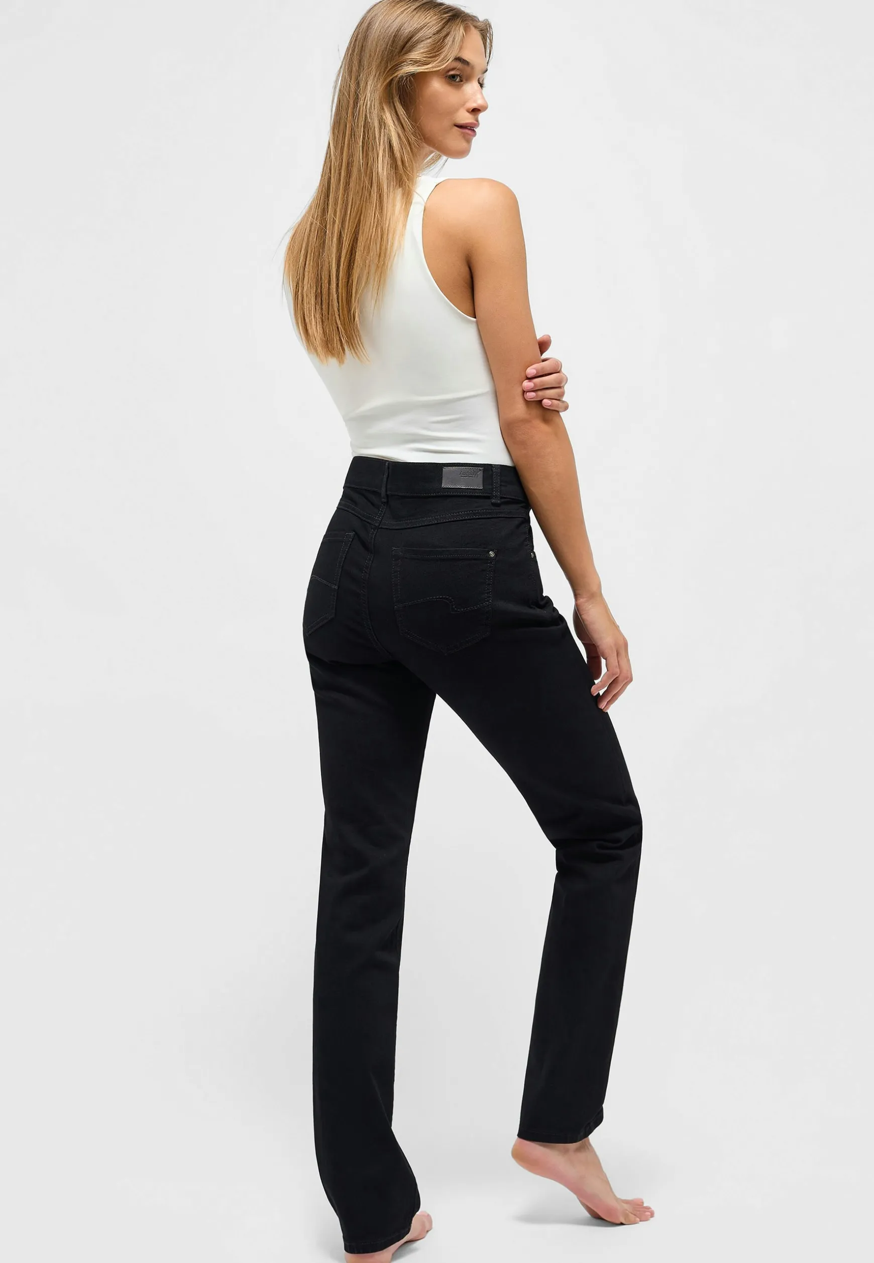 Jeans Dolly mit cleanem Denim