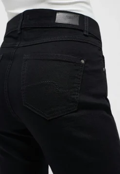Jeans Dolly mit cleanem Denim