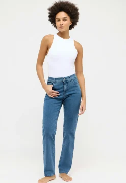 Jeans Dolly mit sportivem Denim