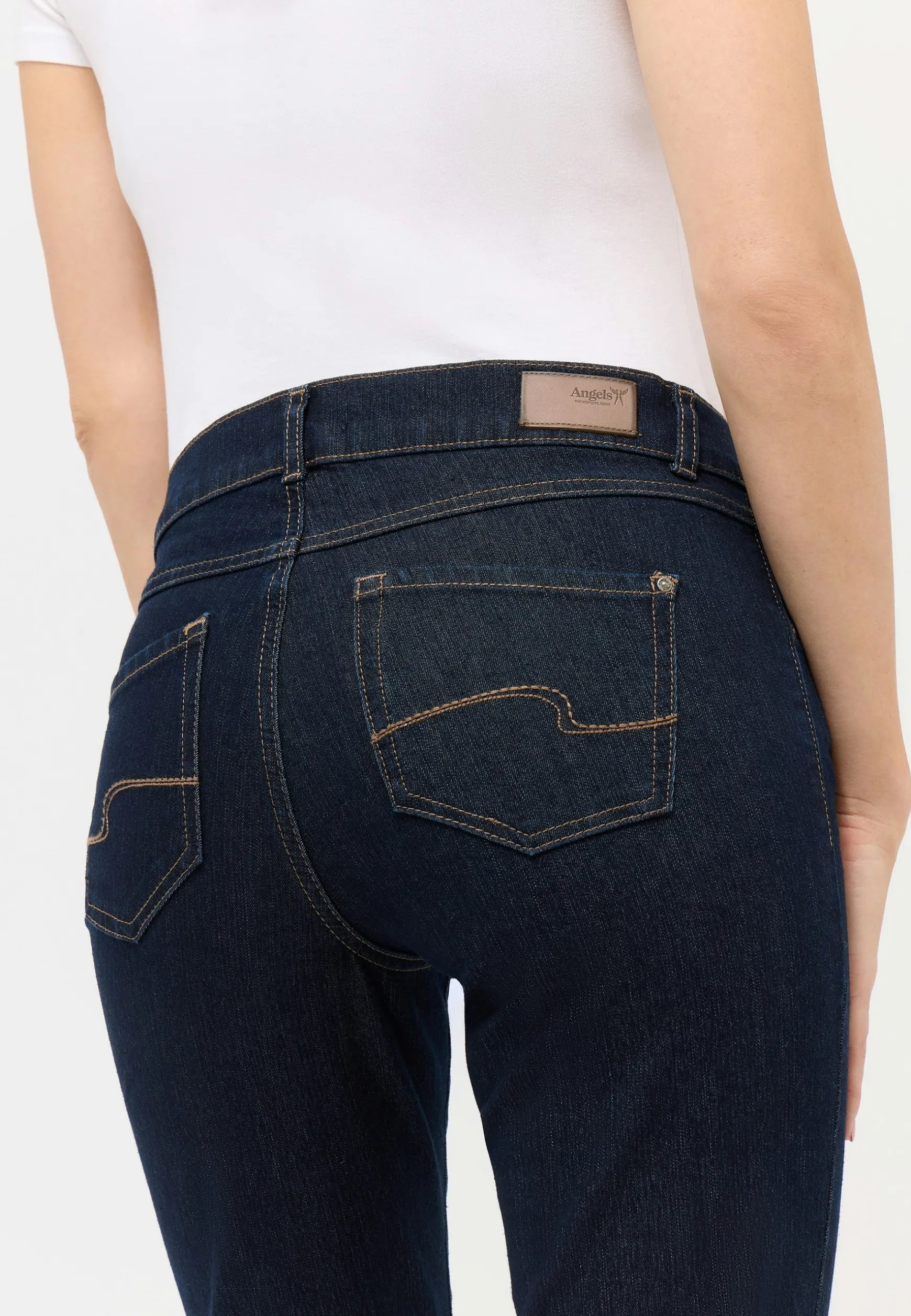 Jeans Dolly mit sportivem Denim