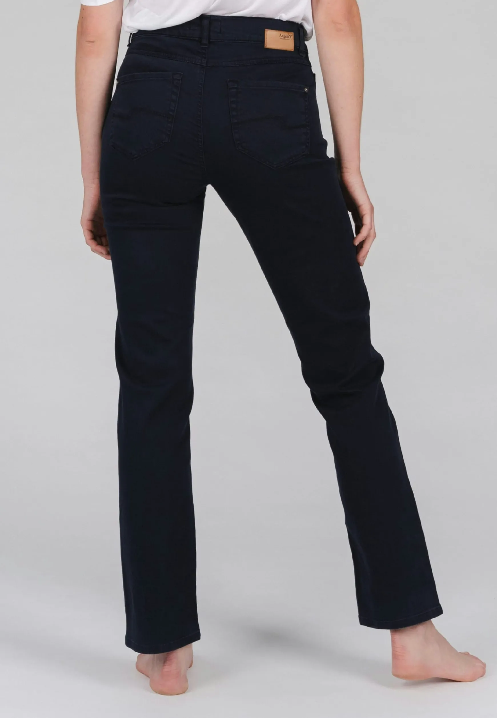 Jeans Dolly mit unifarbenen Design