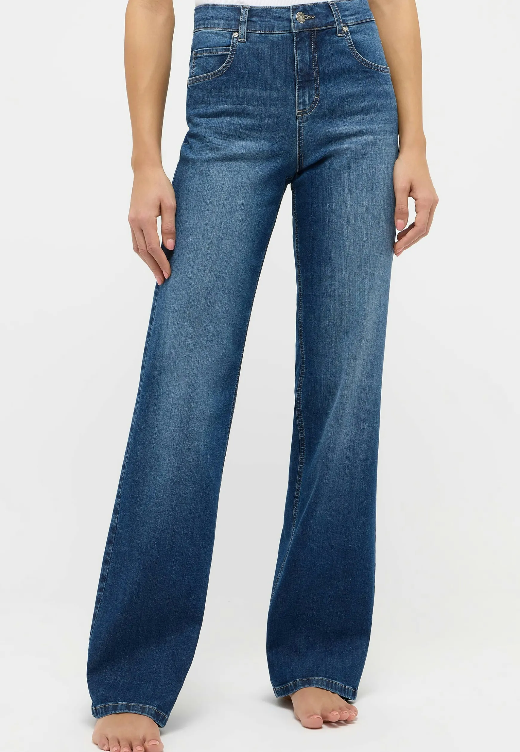 Jeans Lara mit weitem Bein