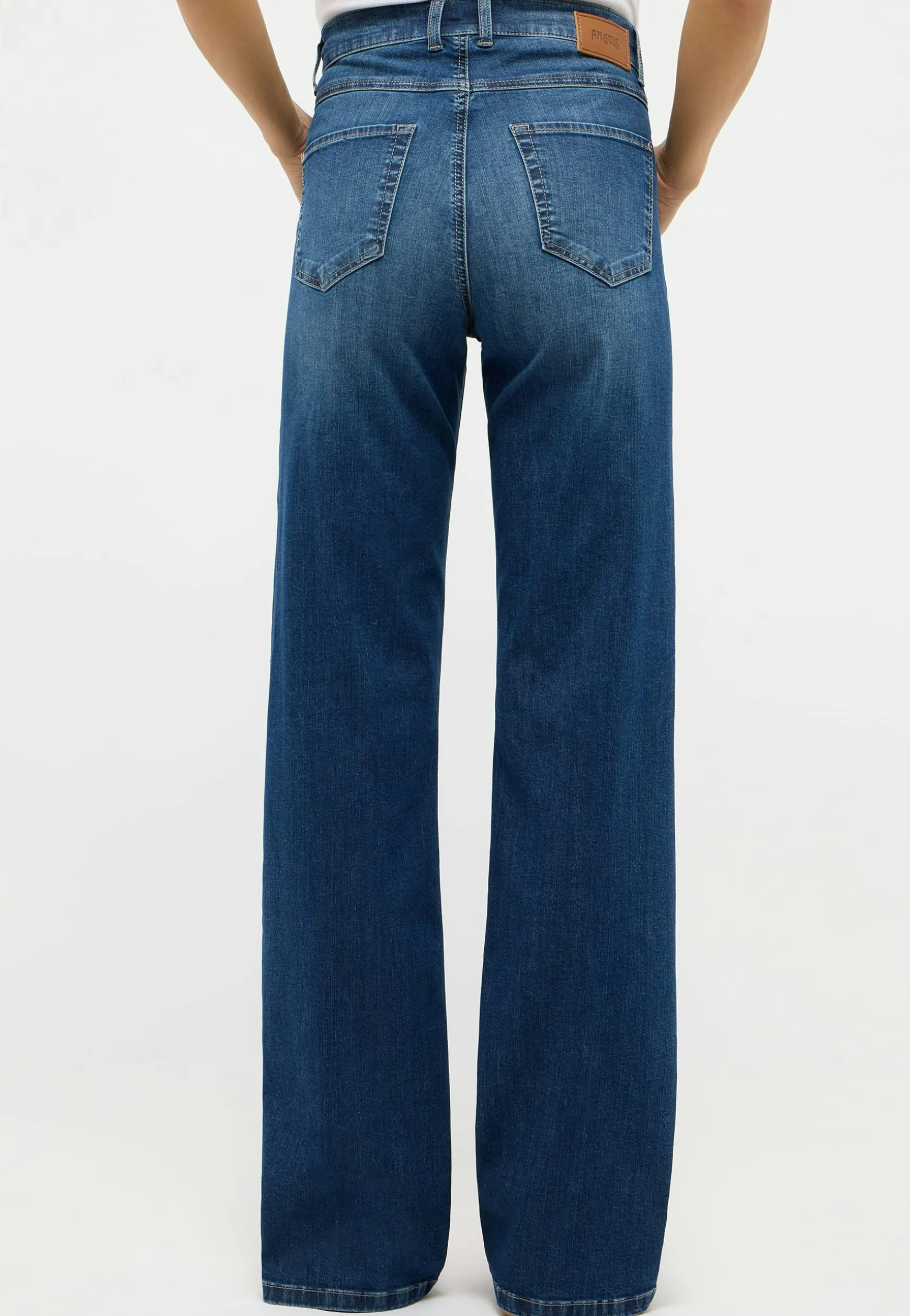 Jeans Lara mit weitem Bein