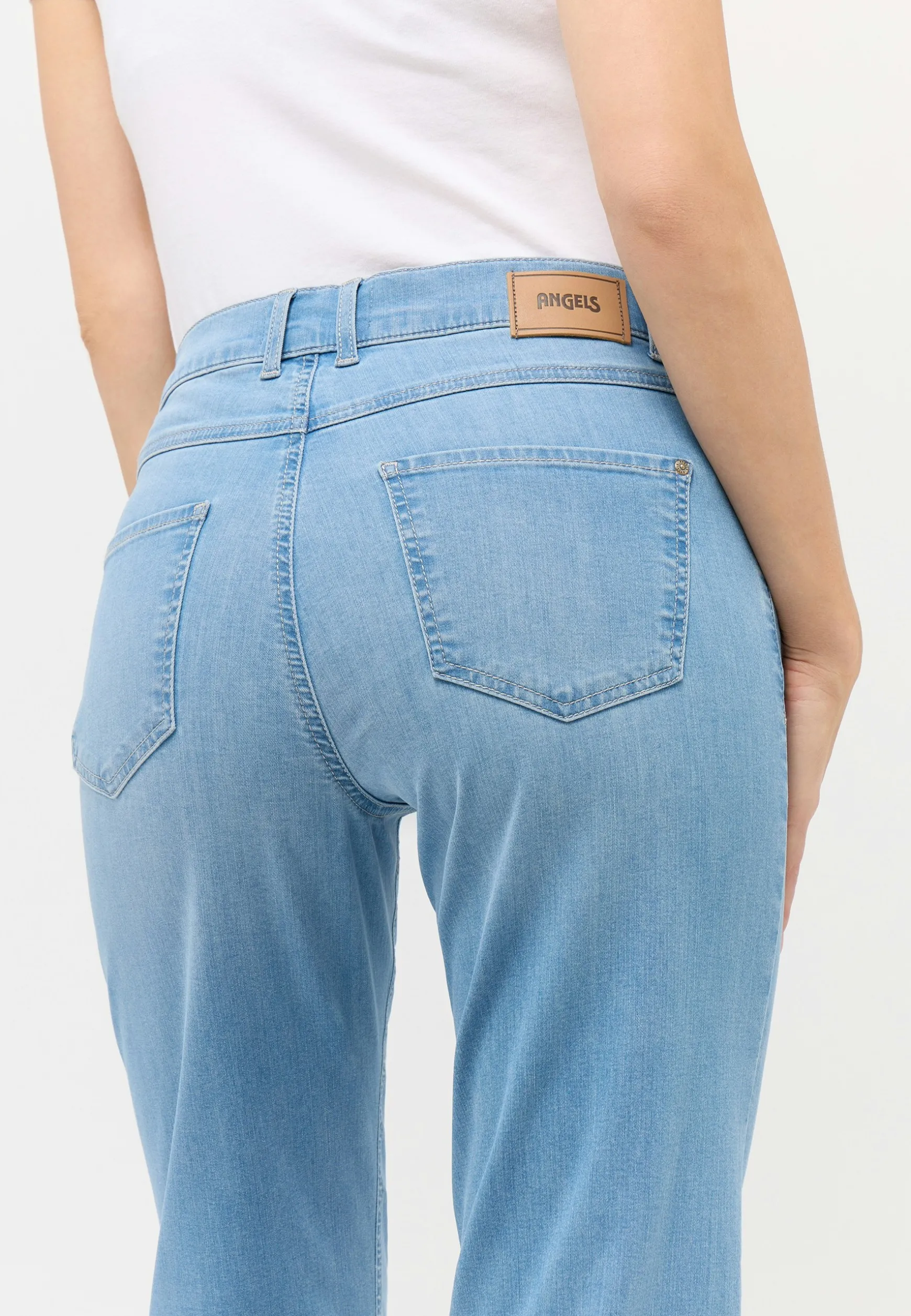 Jeans Lara mit weitem Bein