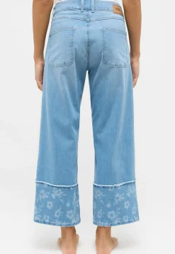 Jeans Linn Flower mit floralem Muster