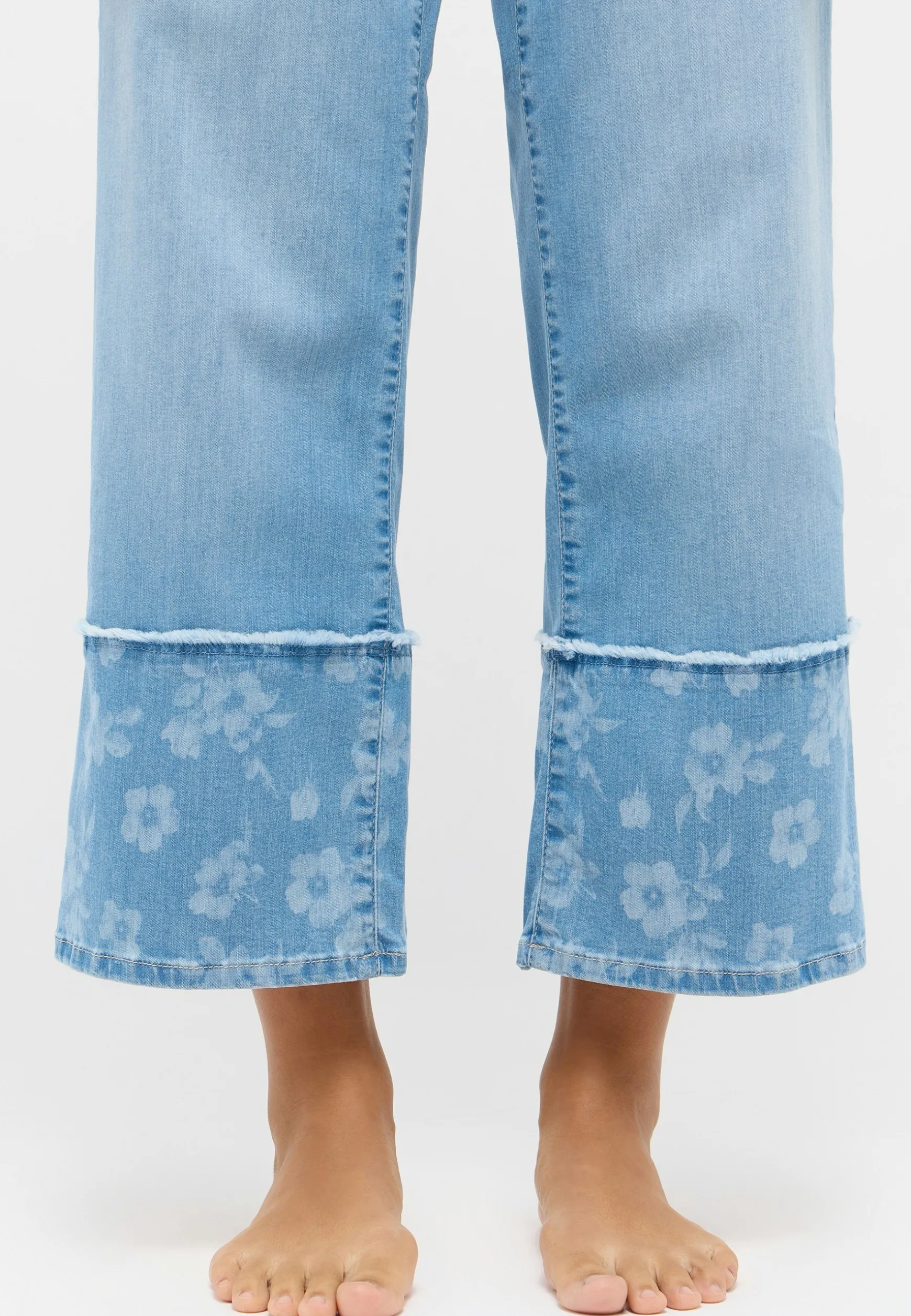 Jeans Linn Flower mit floralem Muster
