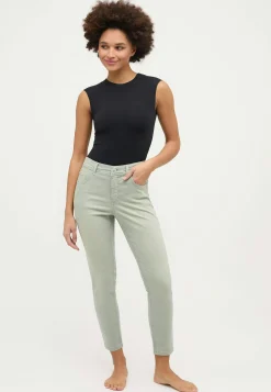 Jeans Ornella mit Used-Waschung